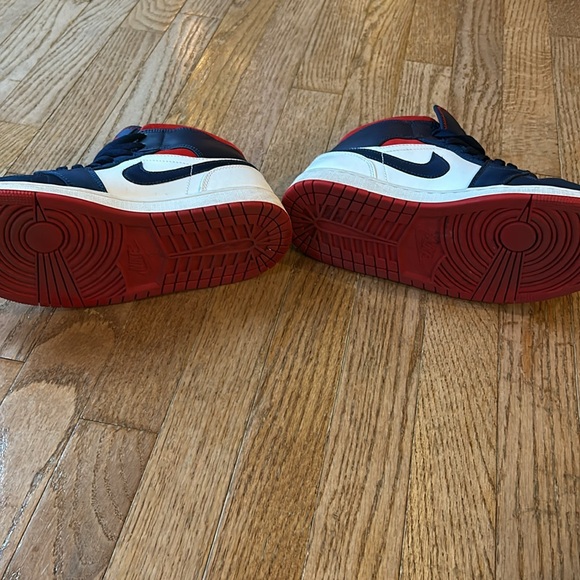 Nike Air Jordan’s size US7 men.   8.5 women - Picture 10 of 10